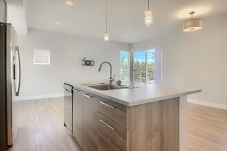 1018 Depew St in Lakewood, CO - Building Photo - Building Photo