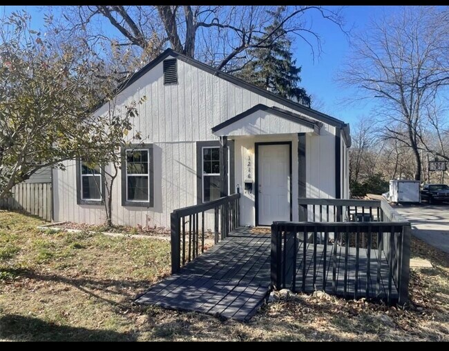 1216 S Osage St Rentals in Independence, MO