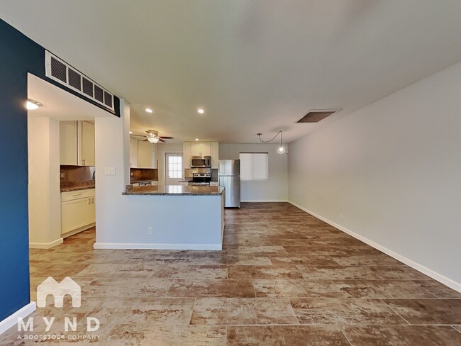 7801 E Roosevelt St in Scottsdale, AZ - Building Photo - Building Photo