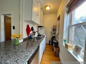 108 Myrtle St in Boston, MA - Building Photo - Building Photo