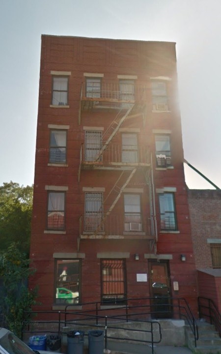 818 Bergen St in Brooklyn, NY - Building Photo