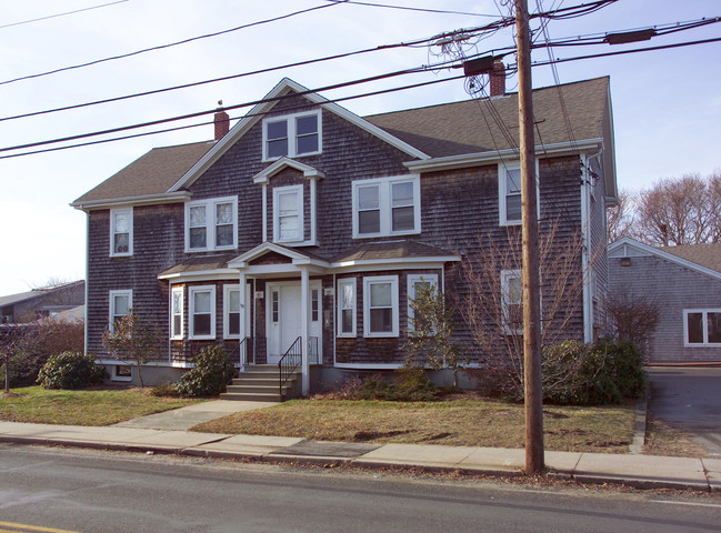 153 Winter St in Hyannis, MA - Building Photo - Building Photo