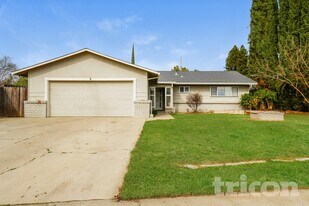 619 E 24th St, Unit Unit B in Marysville, CA - Building Photo