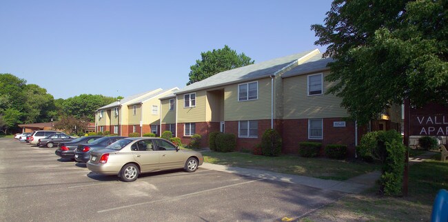 1-11 Valley View Ct in Chicopee, MA - Foto de edificio - Building Photo