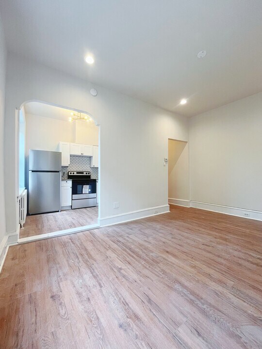 408 W Olney Ave in Philadelphia, PA - Building Photo