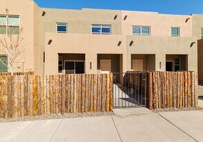 7388 Contenta Ridge in Santa Fe, NM - Building Photo