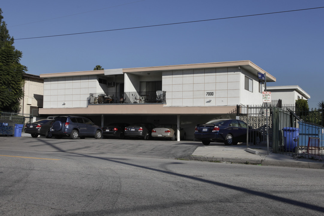 7000 Fulton Ave in North Hollywood, CA - Building Photo