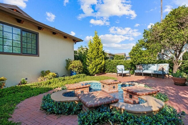 property at 513 E Hillsdale St