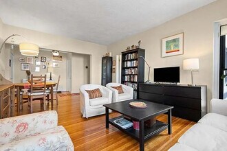 1400 Commonwealth Ave, Unit 6 in Boston, MA - Foto de edificio - Building Photo