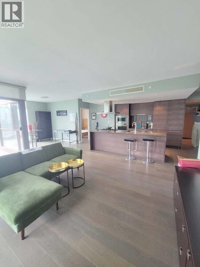 5782 Berton Ave in Vancouver, BC - Building Photo - Building Photo