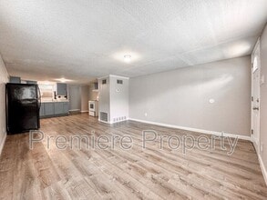 1238 S Claremont Ave in Independence, MO - Building Photo - Building Photo