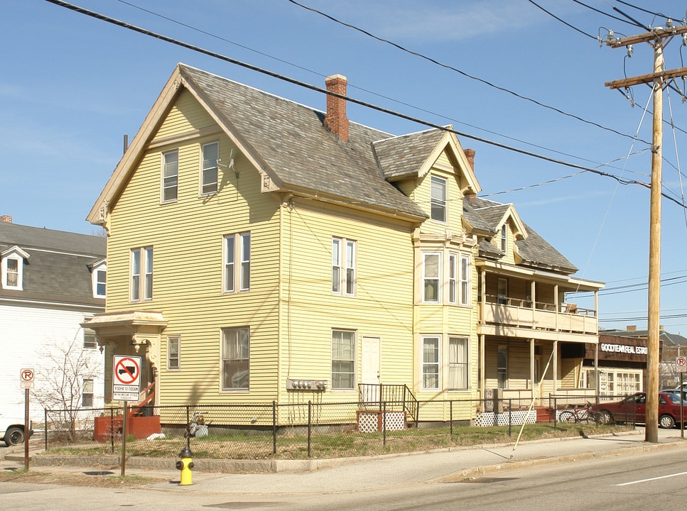 330 Manchester St in Manchester, NH - Foto de edificio