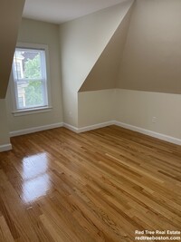 12 Harris St, Unit 3 in Brookline, MA - Building Photo - Building Photo