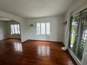 1510 Rosalia Rd, Unit A in Los Angeles, CA - Building Photo - Building Photo