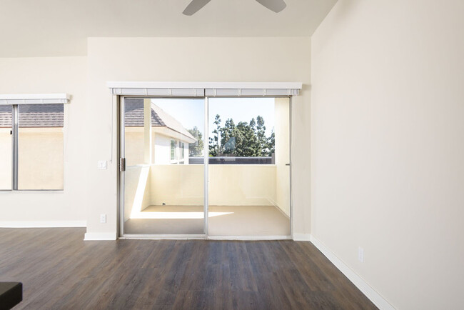 Windsor Place Apartments in Culver City, CA - Building Photo - Building Photo