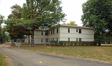 Lynhaven Apartments in Alexandria, VA - Building Photo - Building Photo