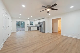 527 W Cemetery St in Salisbury, NC - Building Photo - Building Photo