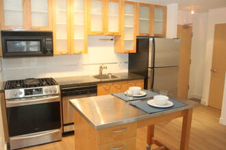 969 Richards St in Vancouver, BC - Building Photo - Building Photo