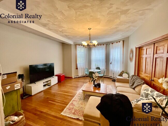 25 Gibbs St in Brookline, MA - Building Photo - Building Photo