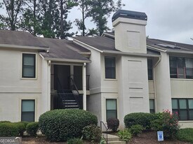 2520 Huntingdon Chase in Atlanta, GA - Building Photo