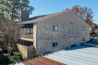 Terrace Condominiums in Houston, TX - Foto de edificio - Building Photo