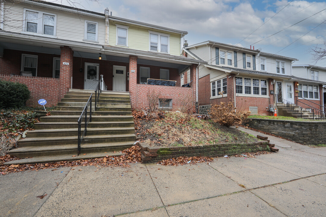 424 Tyson Ave, Unit Basement in Philadelphia, PA - Foto de edificio