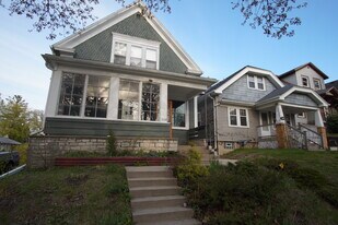 3248 S Delaware Ave, Unit Lower in Milwaukee, WI - Building Photo
