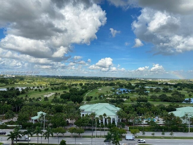 5300 NW 85th Ave in Doral, FL - Building Photo - Building Photo