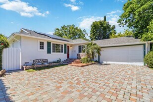 23020 Haynes St in Los Angeles, CA - Building Photo