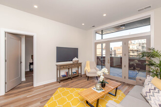 1553 N Wells St in Chicago, IL - Building Photo - Interior Photo