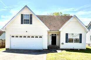 341 Chalet Cir in Clarksville, TN - Building Photo