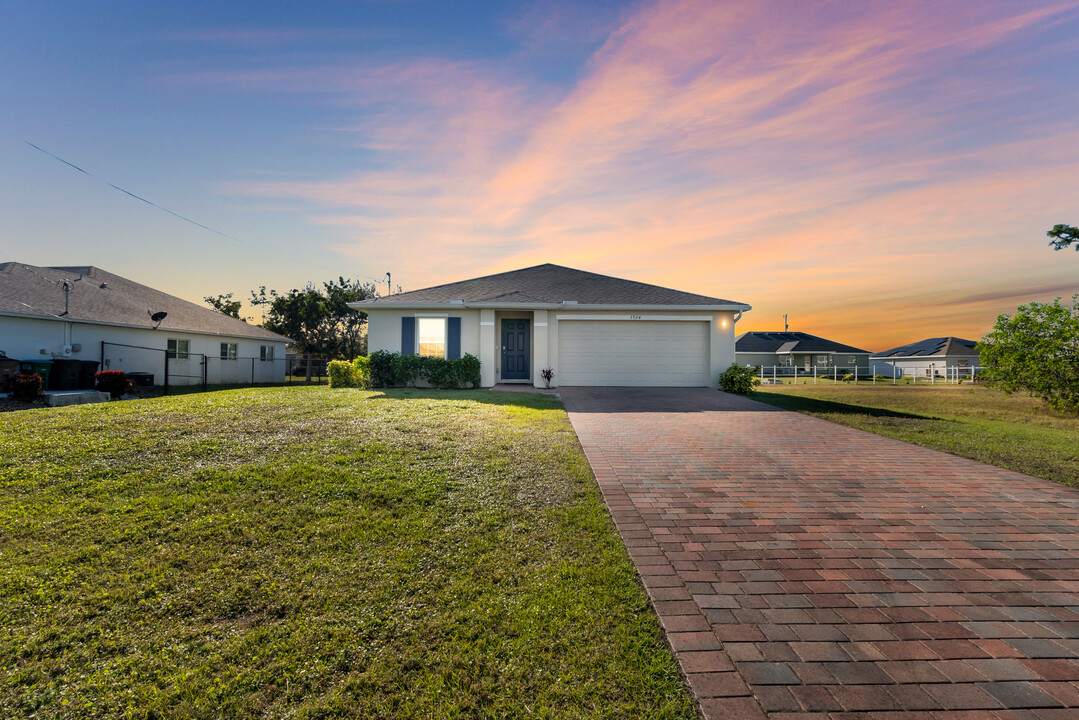 3724 NE 13th Pl in Cape Coral, FL - Building Photo