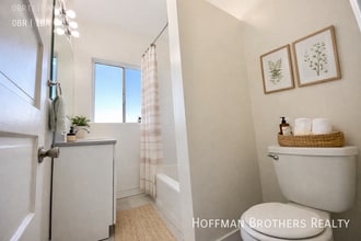 1327 Magnolia Ave, Unit 207 in Los Angeles, CA - Building Photo - Building Photo