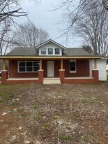 3663 Sweetwater Vonore Rd in Sweetwater, TN - Building Photo