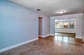 4104 W Lawn Ave in Tampa, FL - Building Photo - Building Photo