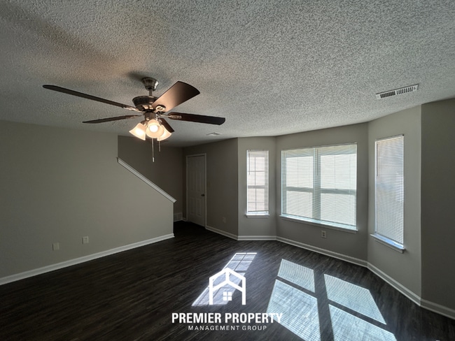 7610 Bridelwreath Dr in Memphis, TN - Building Photo - Building Photo