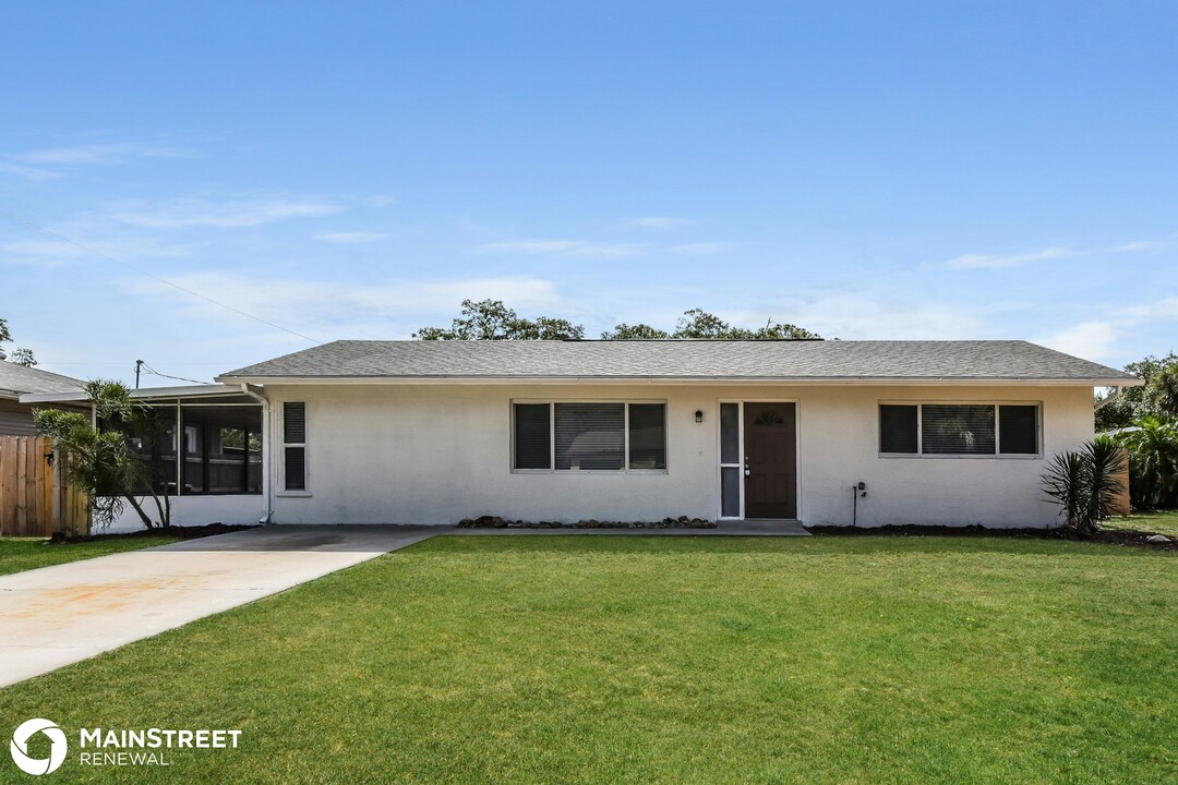 376 Yeager St in Port Charlotte, FL - Building Photo