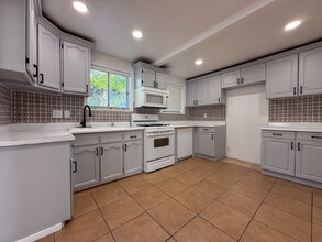 6054 Colfax Ave in North Hollywood, CA - Building Photo - Building Photo