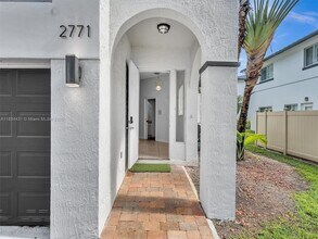2771 Treasure Cove Cir in Fort Lauderdale, FL - Building Photo - Building Photo