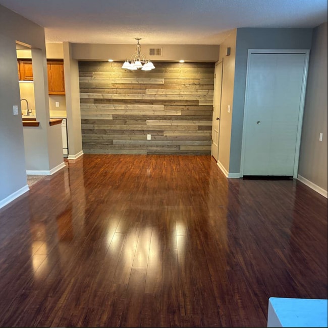 property at 173 Pinewood Cir