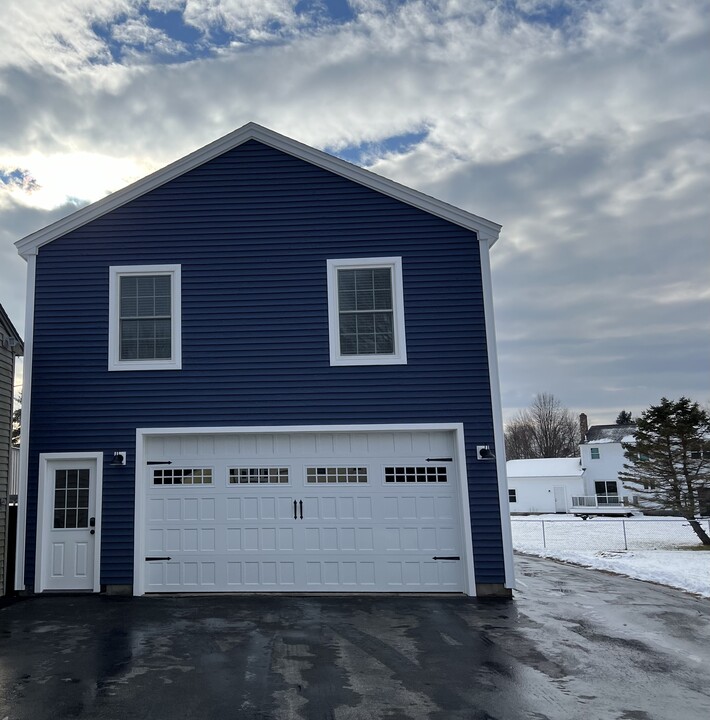 153 Barnstable Rd, Unit 1 in South Portland, ME - Building Photo