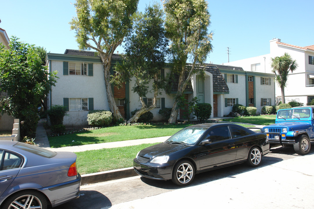 10966-10970 Bluffside Dr in Studio City, CA - Building Photo