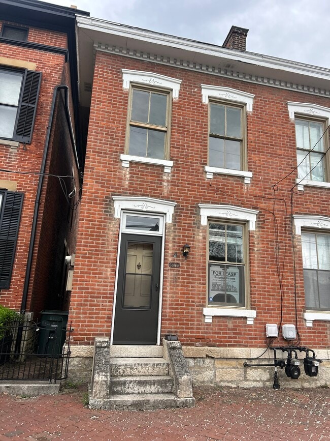 property at 611 S 3rd St