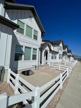909 W Sunspear Dr in Saratoga Springs, UT - Building Photo - Building Photo