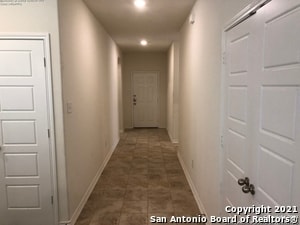 11225 Hill Top Bend in Helotes, TX - Foto de edificio - Building Photo