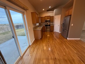 1820 SW Silverstone Ave in Mountain Home, ID - Foto de edificio - Building Photo