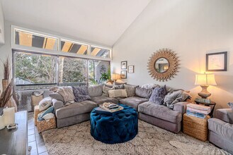 137 Cordillo Pkwy in Hilton Head Island, SC - Building Photo - Building Photo