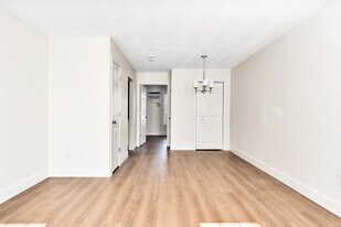 Heritage Green Apartments in North Kingstown, RI - Building Photo