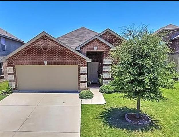 1371 Emily Ct in Burleson, TX - Building Photo