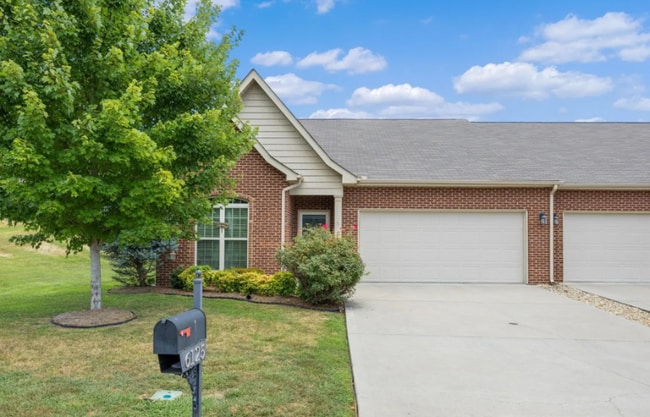 6125 E McMillan Creek Dr in Knoxville, TN - Building Photo - Building Photo